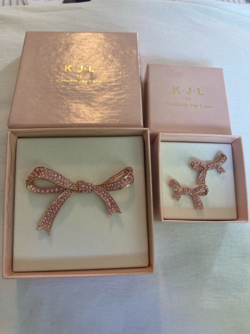 KJL Kenneth Jay Lane Pink Bow Brooch & Earrings Set Crystals Boxed
